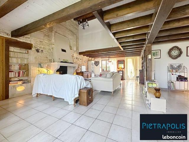 Maison 8 pièces 260 m²