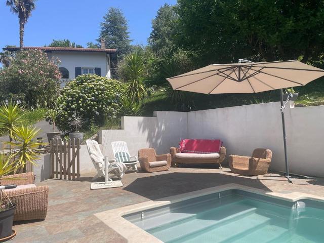 Maison 8 pièces 260 m²
