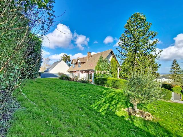 Maison 8 pièces 260 m²