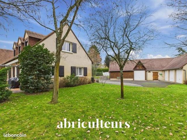 Maison 8 pièces 260 m²