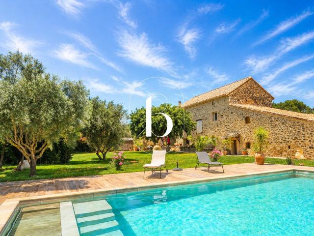 Maison 8 pièces 260 m²
