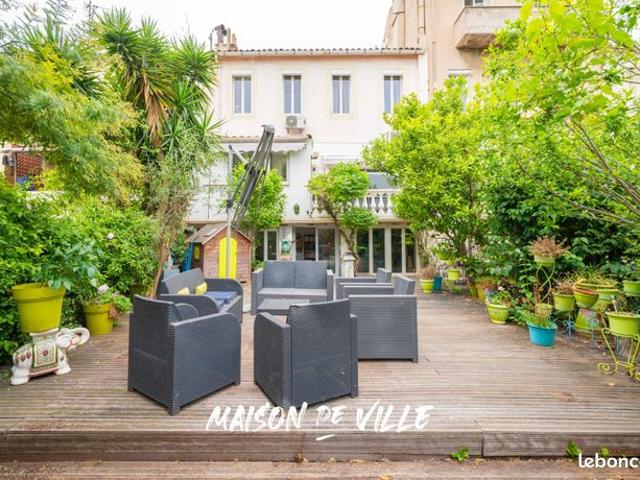 Maison 8 pièces 260 m²