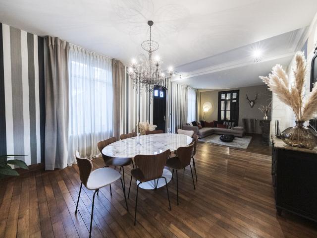 Maison 8 pièces 260 m²