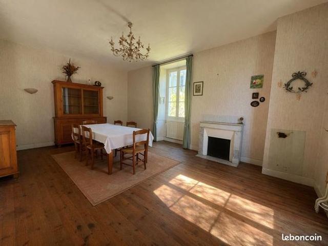 Maison 8 pièces 260 m²