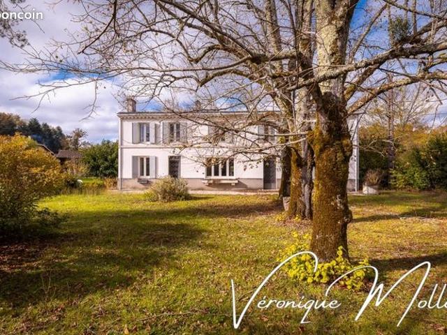 Maison 8 pièces 260 m²