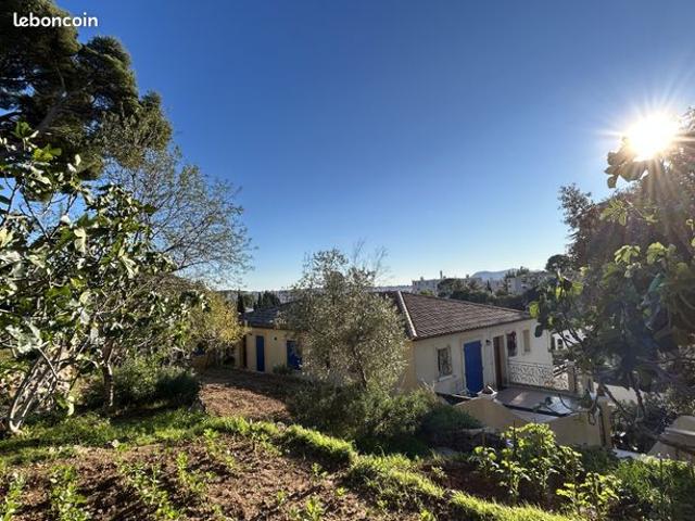 Maison 8 pièces 260 m²