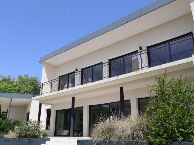 Maison 8 pièces 260 m²