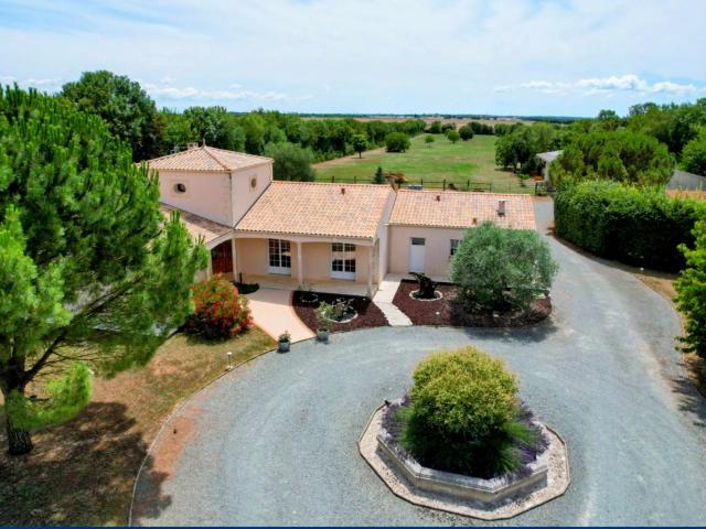 Maison 8 pièces 260 m²