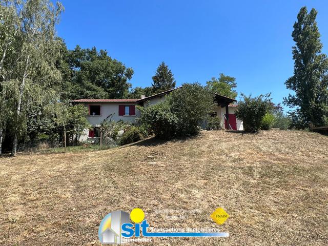 Maison 8 pièces 260 m²