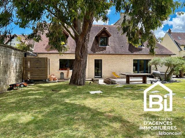 Maison 8 pièces 260 m²