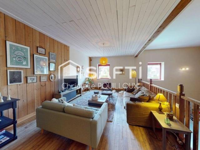 Maison 8 pièces 260 m²