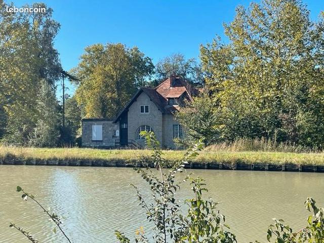Maison 8 pièces 260 m²