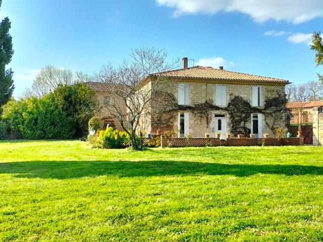 Maison 8 pièces 260 m²