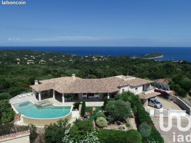 Maison 8 pièces 260 m²