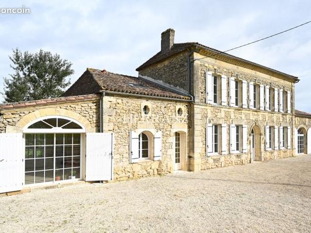 Maison 8 pièces 260 m²
