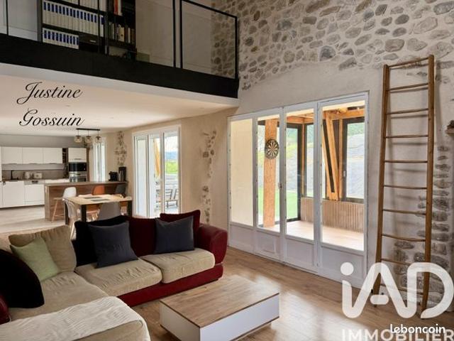 Maison 8 pièces 260 m²
