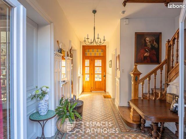 Maison 8 pièces 260 m²