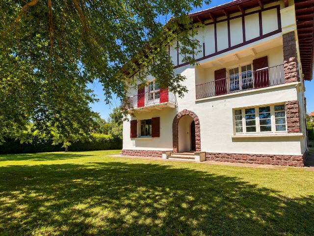 Maison 8 pièces 260 m²