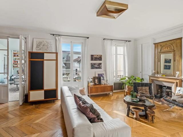 Maison 8 pièces 260 m²