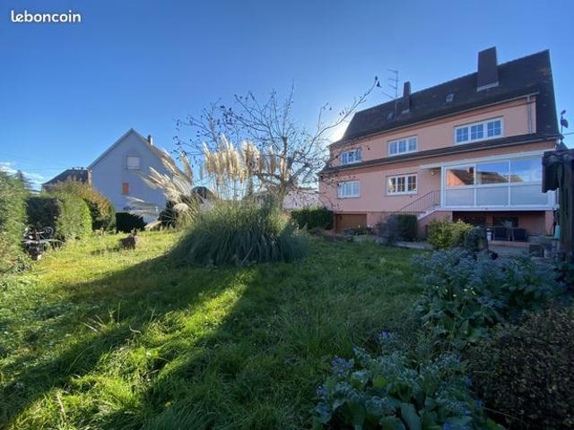 Maison 8 pièces 260 m²