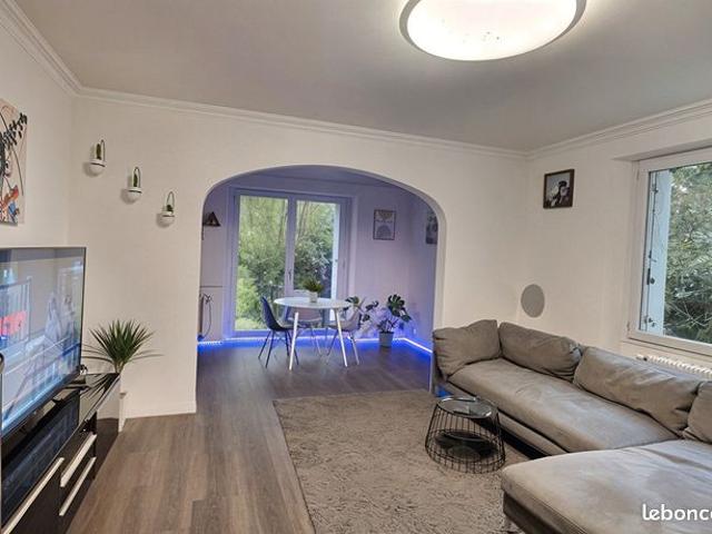 Maison 8 pièces 260 m²