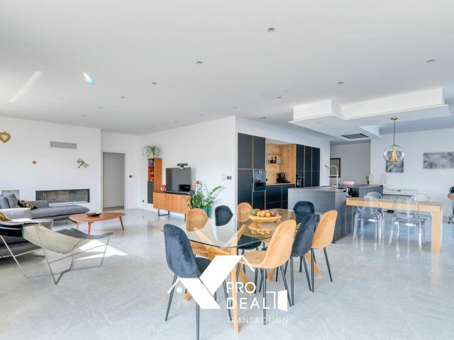 Maison 8 pièces 260 m²