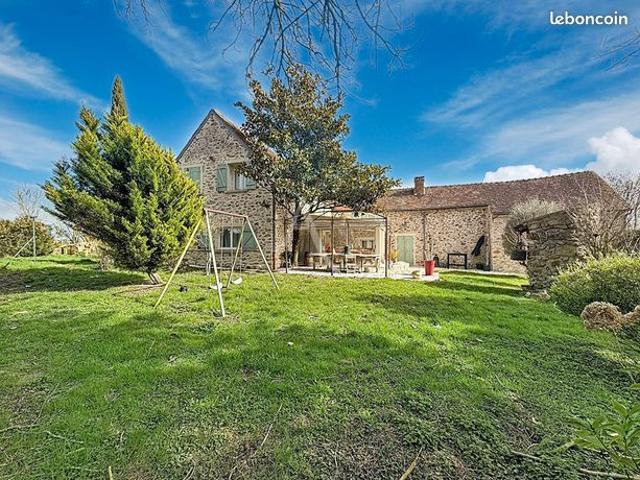 Maison 8 pièces 261 m²