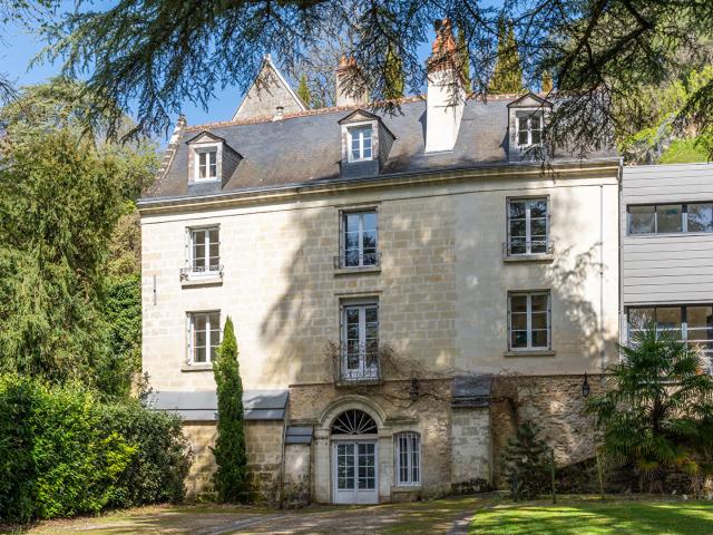 Maison 8 pièces 261 m²