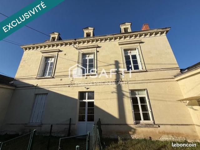 Maison 8 pièces 261 m²