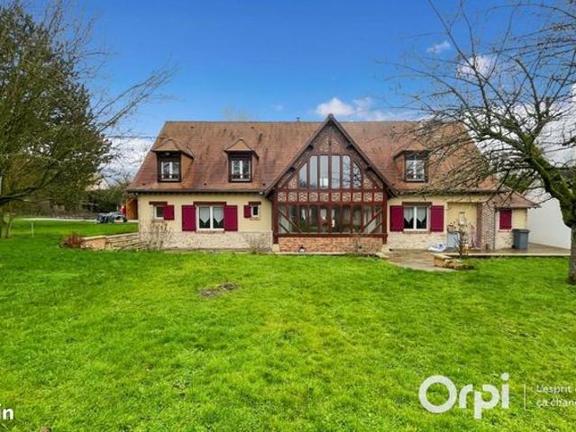 Maison 8 pièces 261 m²