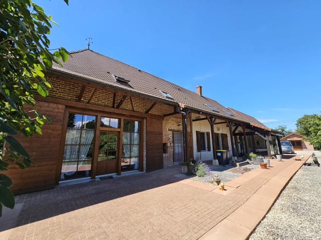 Maison 8 pièces 261 m²