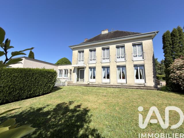 Maison 8 pièces 261 m²
