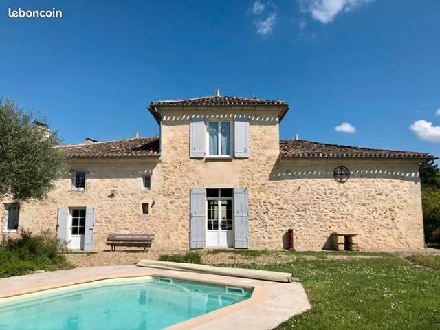 Maison 8 pièces 262 m²