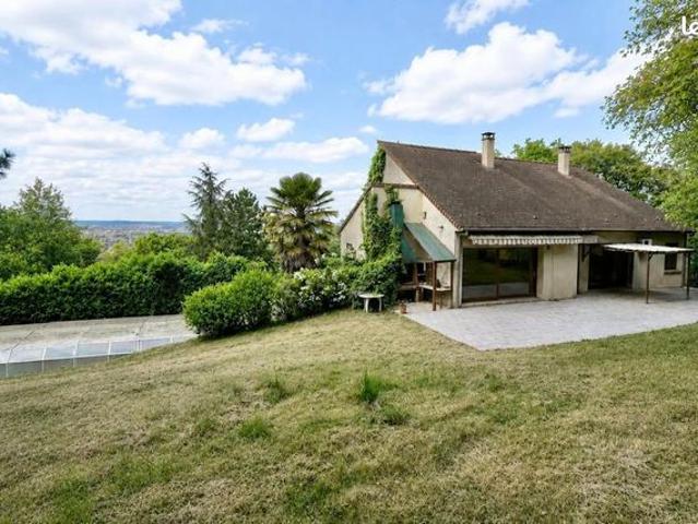 Maison 8 pièces 262 m²