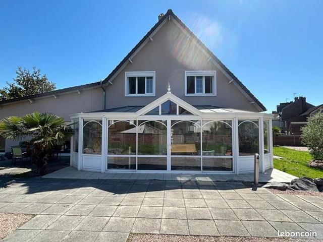 Maison 8 pièces 262 m²
