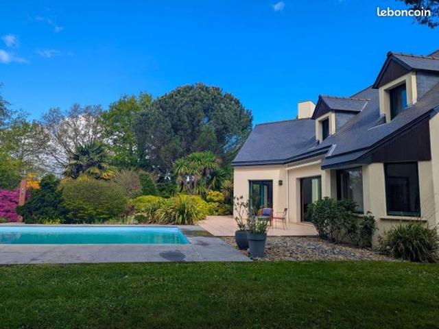 Maison 8 pièces 262 m²