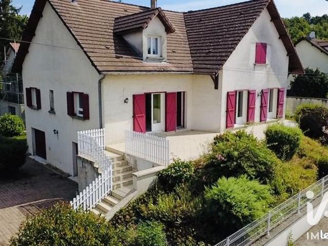 Maison 8 pièces 262 m²