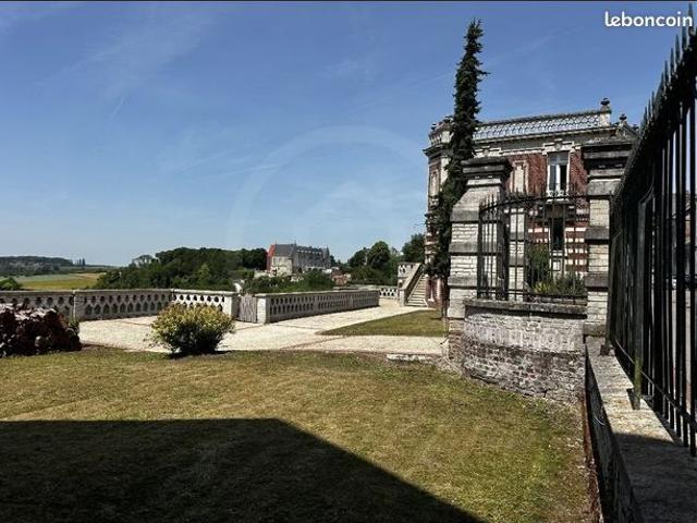 Maison 8 pièces 262 m²