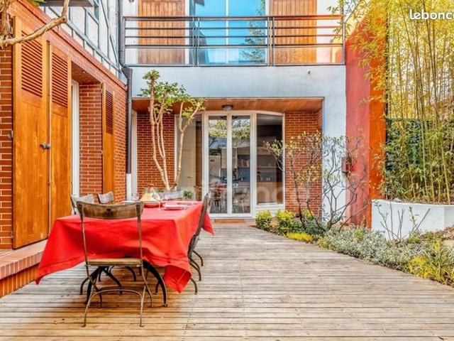 Maison 8 pièces 262 m²