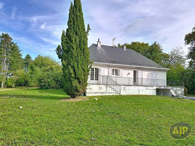 Maison 8 pièces 262 m²