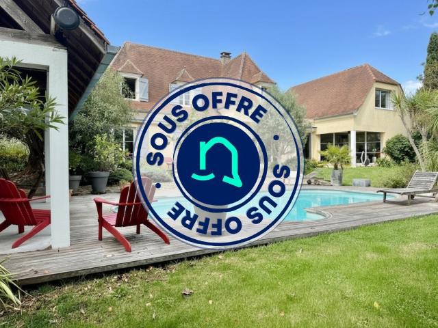 Maison 8 pièces 262 m²