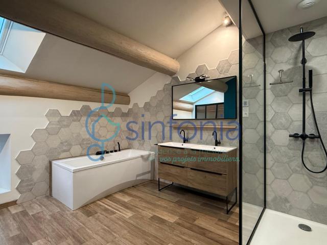 Maison 8 pièces 262 m²