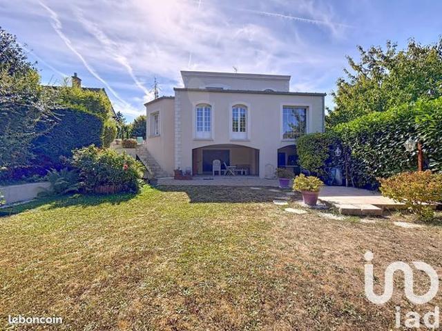 Maison 8 pièces 262 m²
