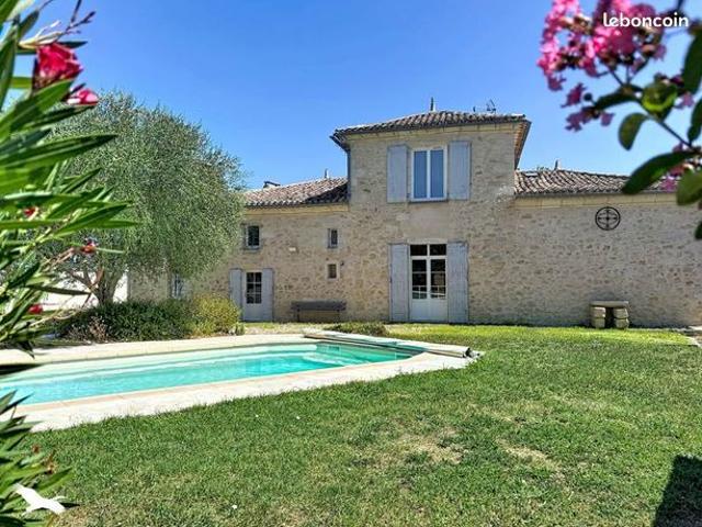 Maison 8 pièces 262 m²
