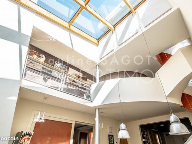 Maison 8 pièces 262 m²