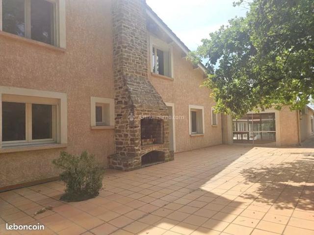 Maison 8 pièces 262 m²