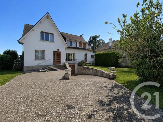 Maison 8 pièces 262 m²