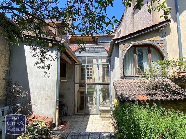 Maison 8 pièces 262 m²