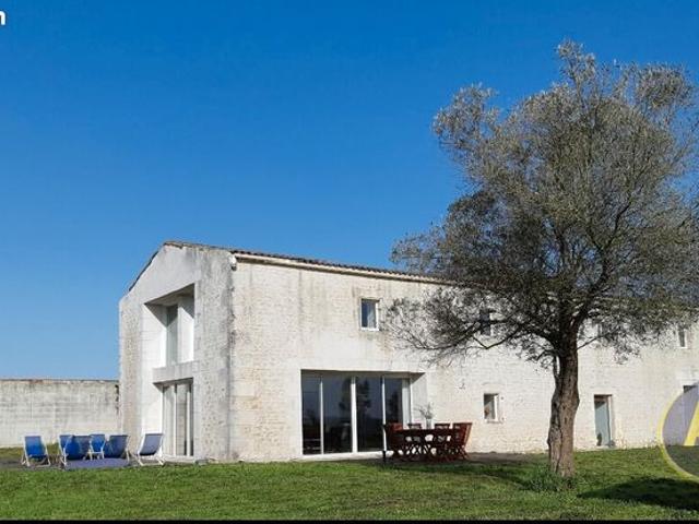 Maison 8 pièces 263 m²