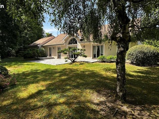 Maison 8 pièces 263 m²